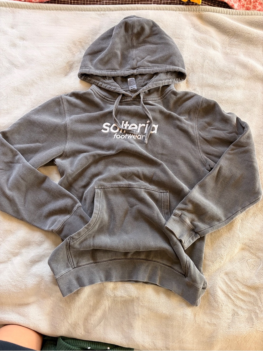 Soliteria Footwear Women's Gray Pullover Hoodie